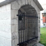 Side view of the Forsyth Monument in Kingston's Lower Burial Ground